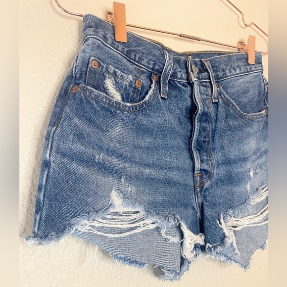 Levi’s Premium 501 High Rise Distressed Cutoff Shorts W26 Vintage Coastal Cool - Picture 2 of 8
